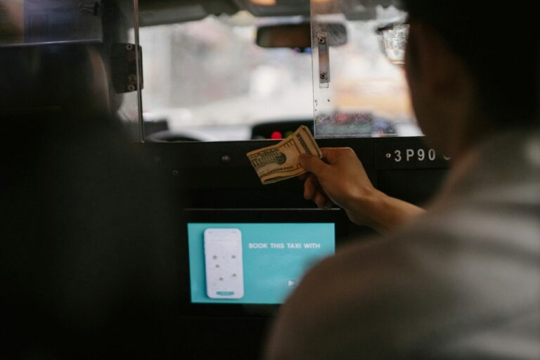 Ile kosztuje taxi za 100 km?